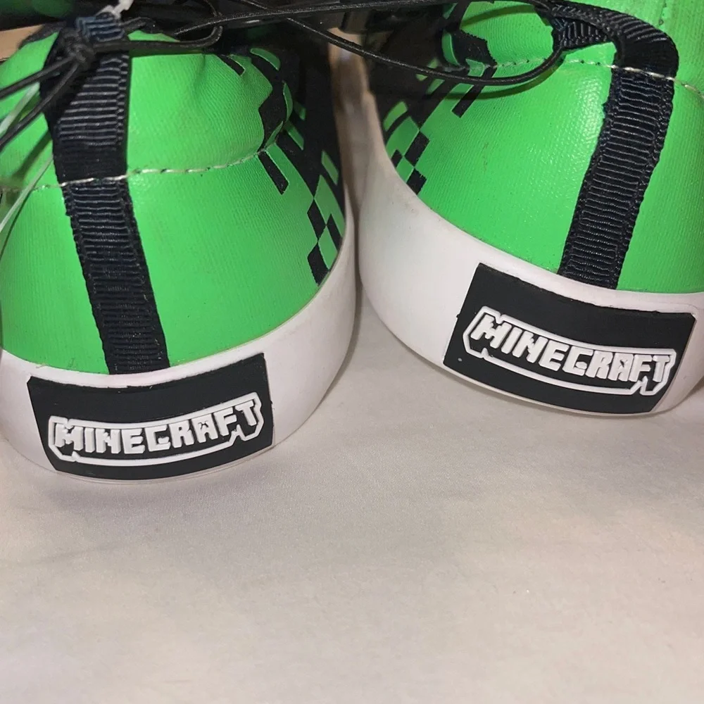 Minecraft Sneakers Game Big Kids Size 4 Slip On Shoes Black Bright Green Roblox